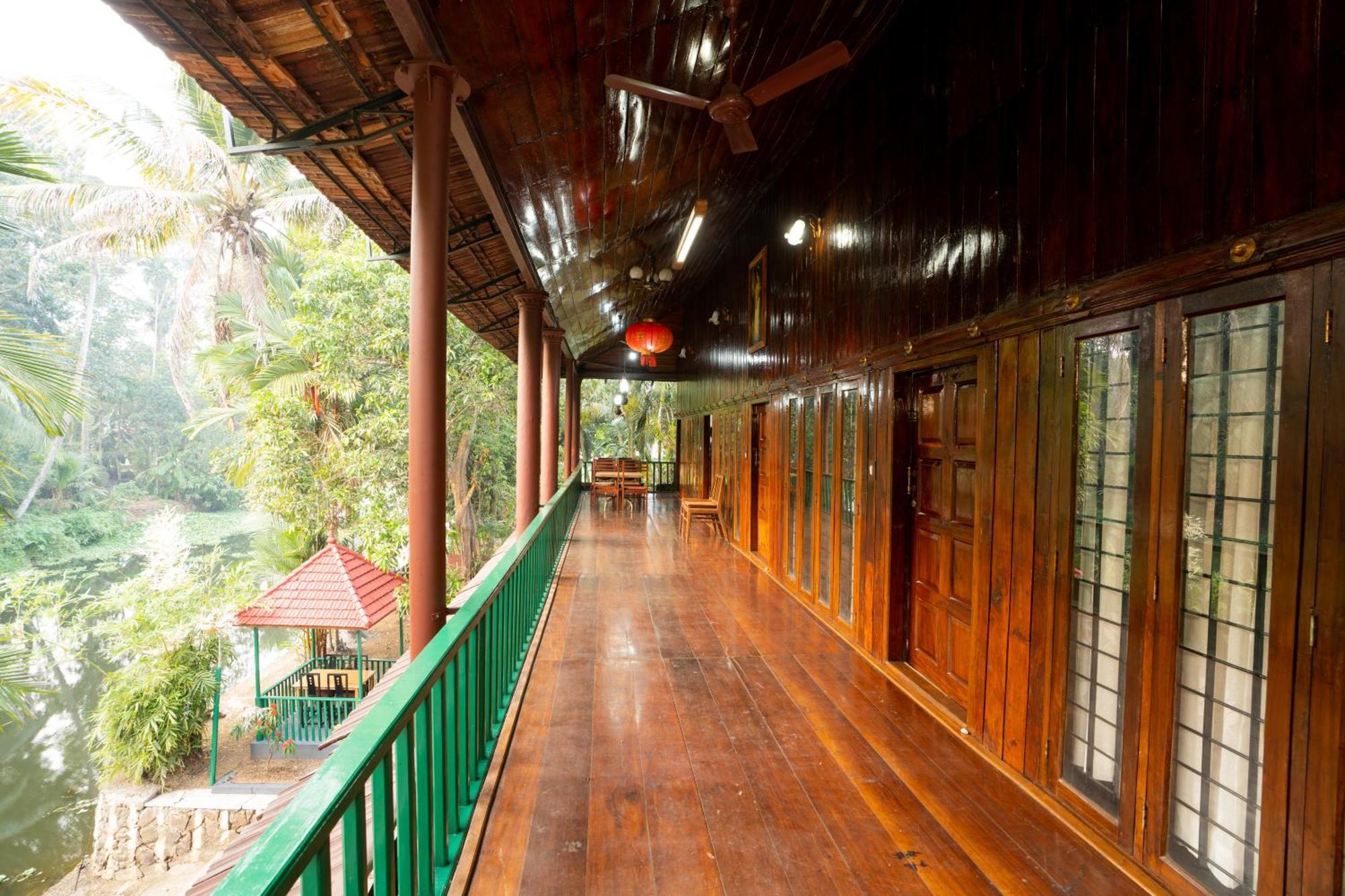 Hotel Garggi Backwater Retreat Kottayam Exterior foto